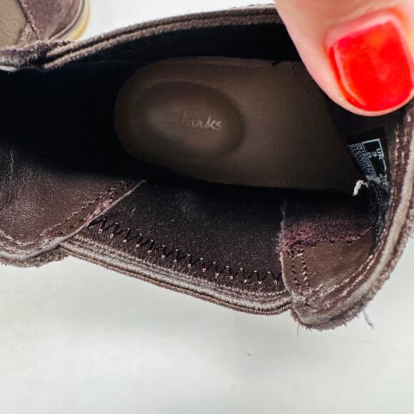 Clarks Clarkdale Arlo Chelsea Low Heel Ankle Boot Brown Suede Size 5.5M - Picture 7 of 11